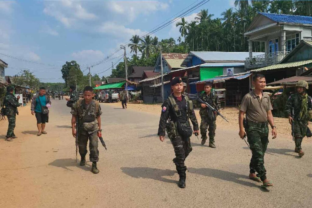 တနင်္သာရီတိုင်းတွင် တိုက်ပွဲပြင်းထန်နေရာများကို စစ်တပ်က လေကြောင်းဖြင့် ဆက်တိုက်တိုက်ခိုက်နေ