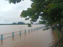 ဘားအံတွင် မြေနိမ့်ပိုင်းရပ်ကွက်များ ရေဝင်ရောက်နေပြီး မြစ်ရေဆက်လက်မြင့်တက်
